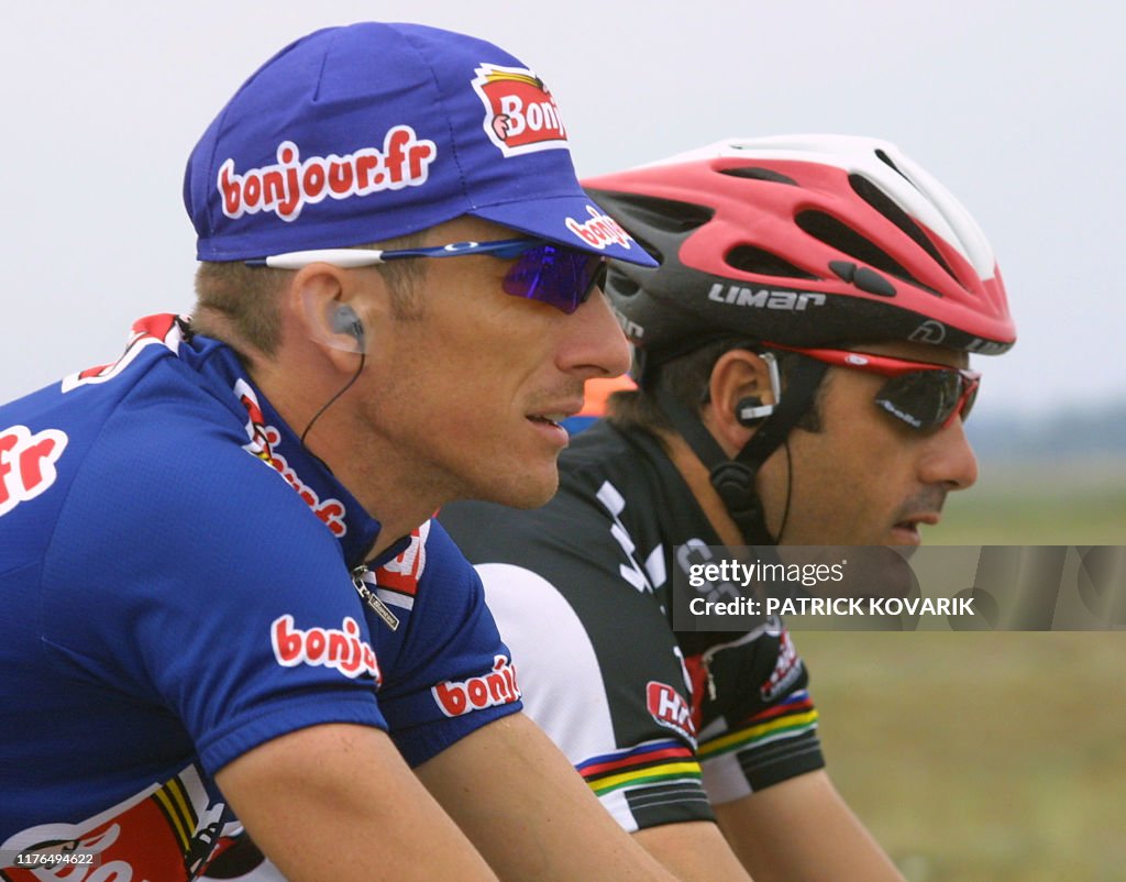 Didier Rous Le Français Didier Rous , vainqueur du Midi Libre 2000, roule au côté ...