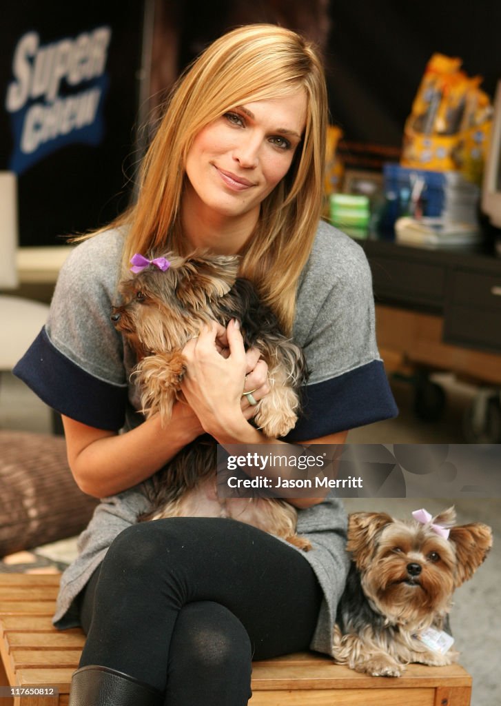Molly Sims Hosts Pedigree's New "Chew On This" Campaign for Dogs