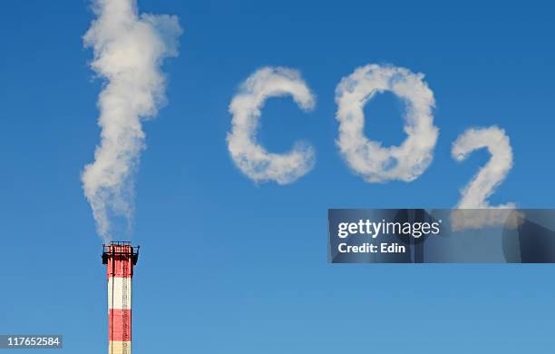 co2 polution (nouveau ! - gaz à effet de serre photos et images de collection