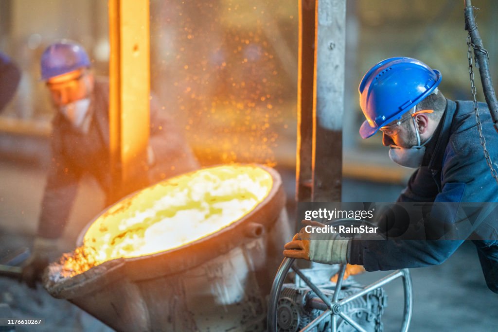 Red-hot molten steel