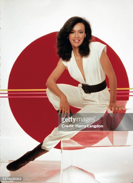 Singer Marilyn McCoo poses for a portrait in 1985 in Los Angeles, California.