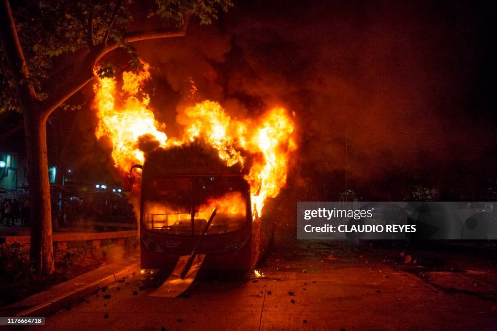 CHILE-TRANSPORT-METRO-PROTEST