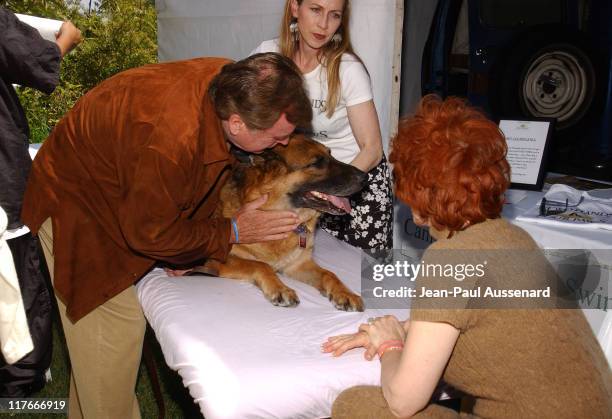 Jill St. John, Robert Wagner and their dog Larry at Two Hands Four Paws