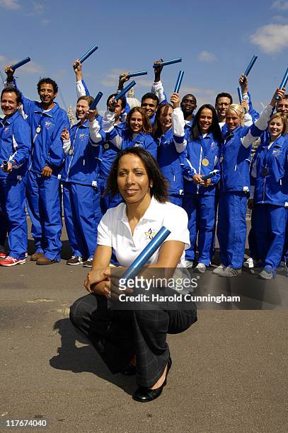 Dame Kelly Holmes and the 2007 Blue Planet Run Athlete Team