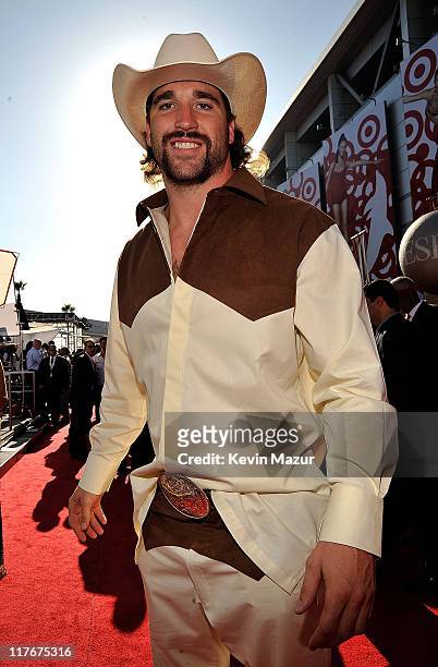 Player Jared Allen arrives on the red carpet at the 17th annual ESPY Awards held at Nokia Theatre LA Live on July 15, 2009 in Los Angeles,...