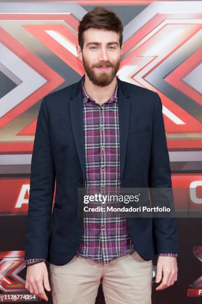 Il tenore e concorrente Lorenzo Licitra al red carpet in occasione della finale della trasmissione televisiva X Factor Italia. Milano, 13 dicembre...