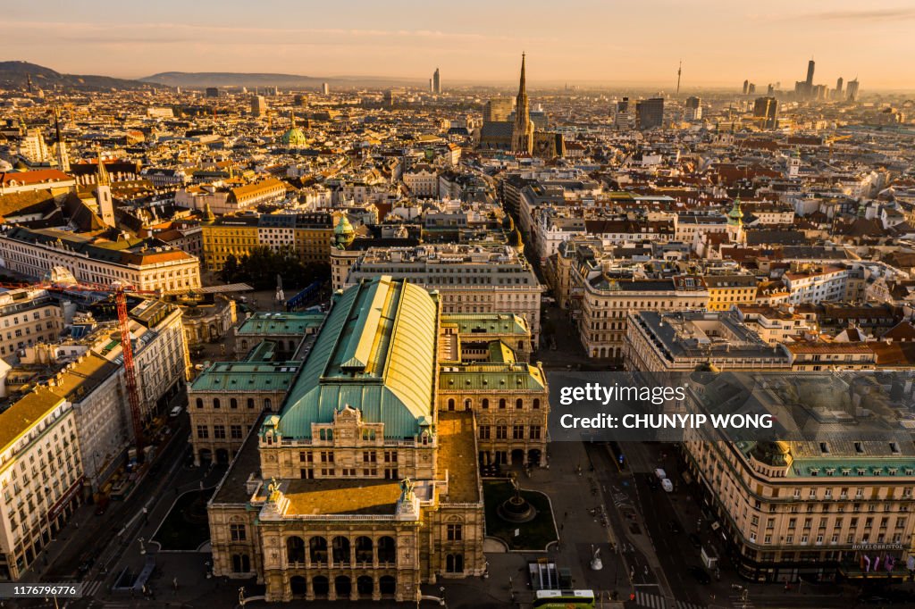 Blick auf Wien im Sonnenaufgang, Österreich