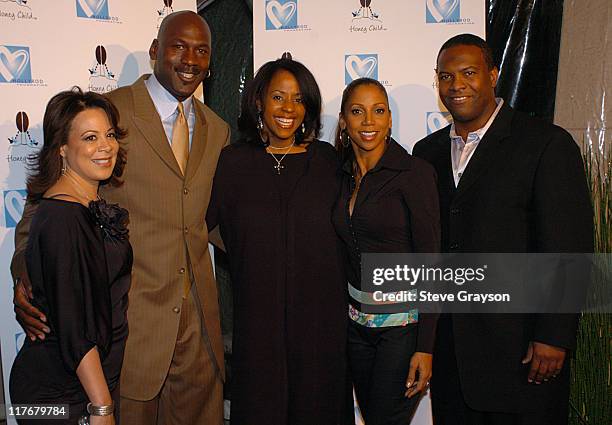 Juanita Jordan, Michael Jordan, Leah Wilcox Holly Robinson-Peete and Rodney Peete