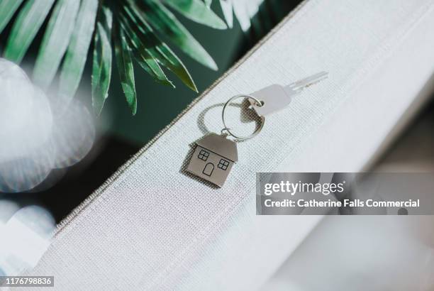 house keys - new testament stockfoto's en -beelden
