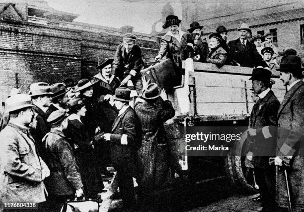 Arrival of voters for the elections. Oberschlesien. Germany. 1920s.