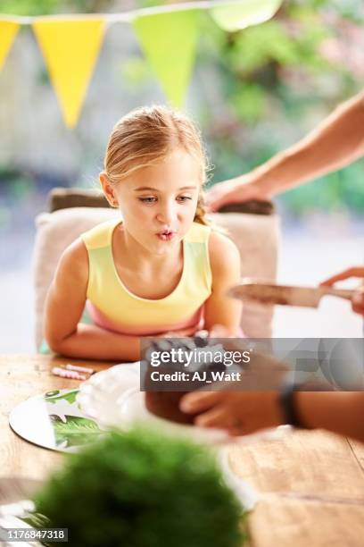 please mom give me the biggest slice - biggest cake stock pictures, royalty-free photos & images