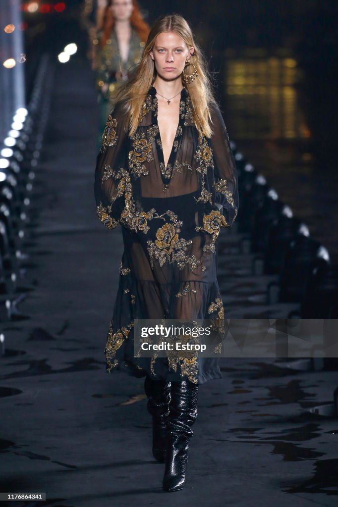 Saint Laurent : Runway - Paris Fashion Week - Womenswear Spring Summer 2020