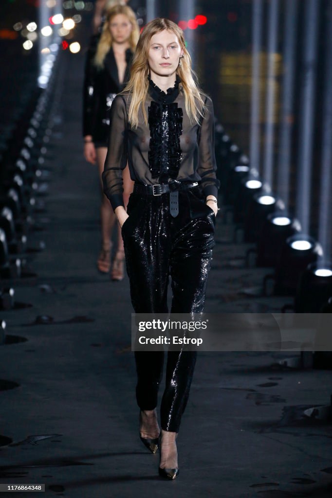 Saint Laurent : Runway - Paris Fashion Week - Womenswear Spring Summer 2020