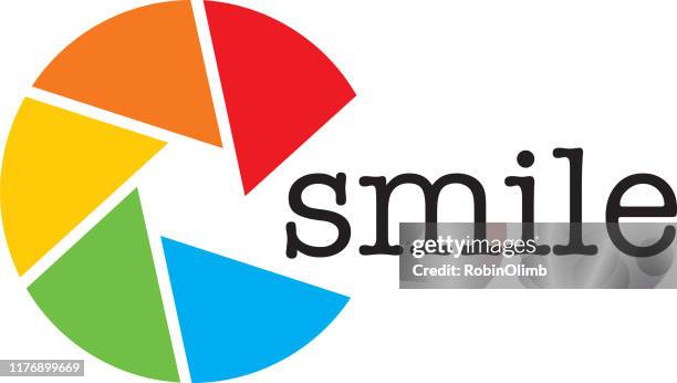 stockillustraties, clipart, cartoons en iconen met sluiter pictogram voor smile camera - aperture