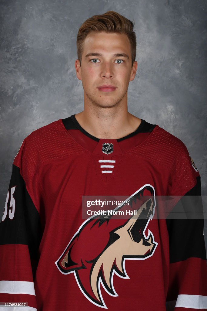Darcy Kuemper of the Arizona Coyotes poses for his official headshot