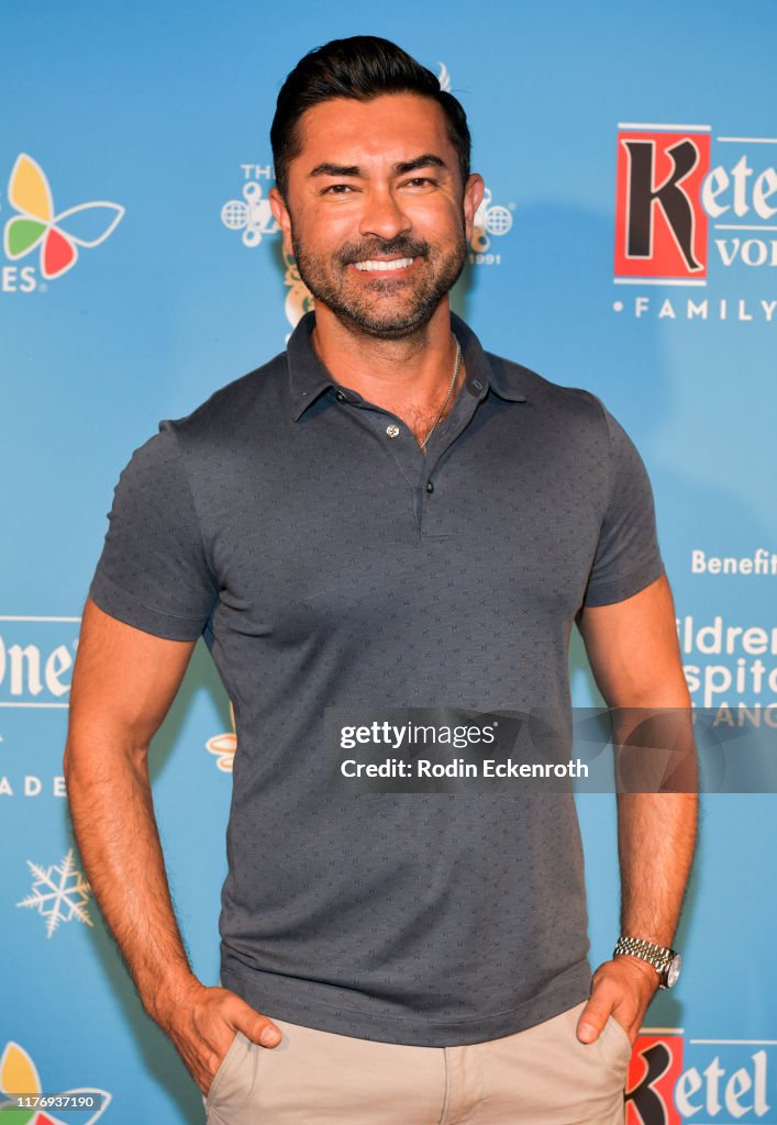 Children's Hospital Of Los Angeles Christmas In September Toy Drive - Arrivals