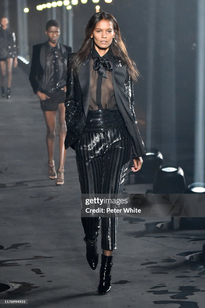 Saint Laurent : Runway - Paris Fashion Week - Womenswear Spring Summer 2020
