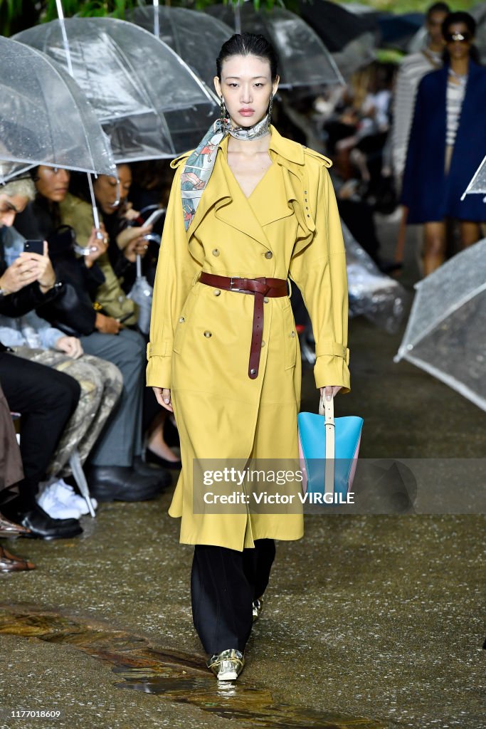 Lanvin : Runway - Paris Fashion Week - Womenswear Spring Summer 2020