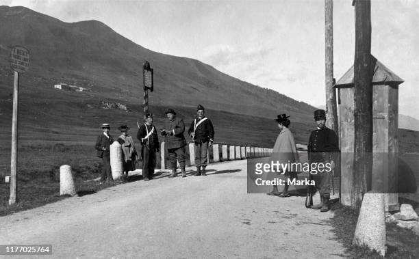 Italy. Passo del tonale. The border. 1900-10.