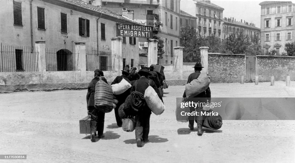 Italy. lucca. emigrants. opera assistenza emigranti. 1900