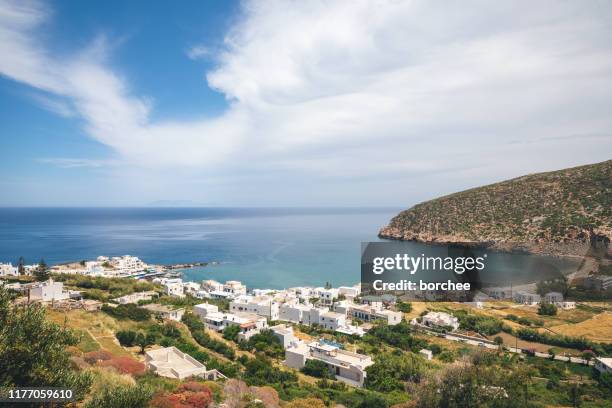 apollonas village, naxos - templo de apolo naxos imagens e fotografias de stock