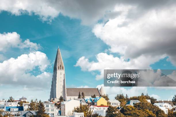 hallgrimskirkja på island - hallgrimskirkja bildbanksfoton och bilder