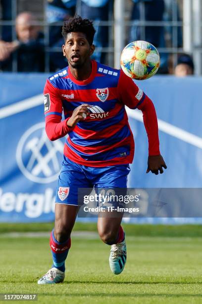 Boubacar Barry of KFC Uerdingen controls the ball during the 3. Liga match between TSV 1860 Muenchen and KFC Uerdingen at Stadion an der Gruenwalder...