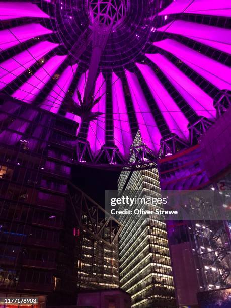 roof of the sony centre at night - sony centre stock pictures, royalty-free photos & images