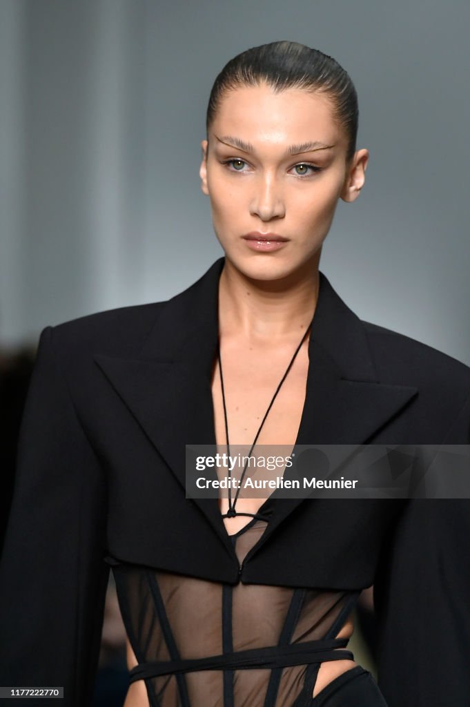 Mugler : Runway - Paris Fashion Week - Womenswear Spring Summer 2020