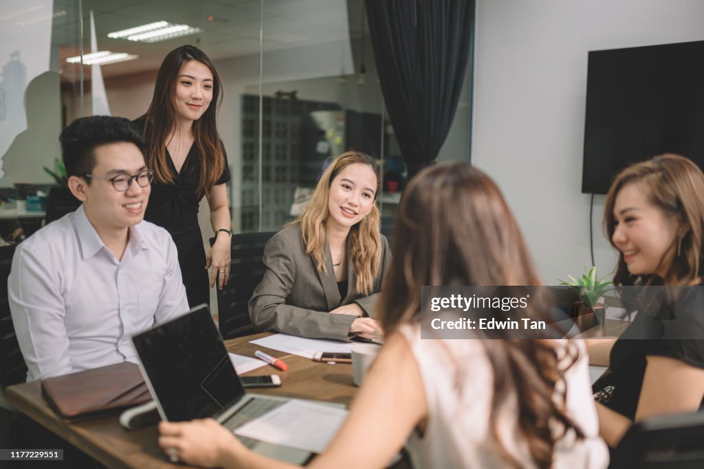 Small Discussing A Small Group Of People Having Discussion In Meeting Room Brainstorming ...