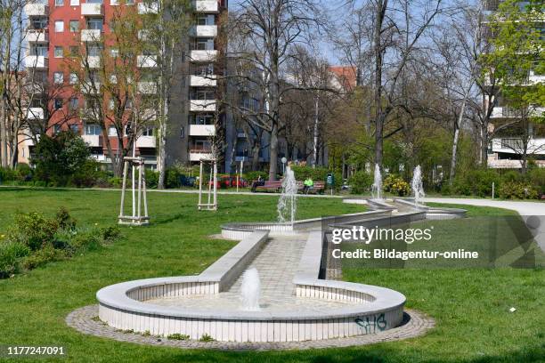 Wells, Bavarian place, beauty's mountain, Berlin, Germany, Brunnen, Bayerischer Platz, Schoneberg, Germany.