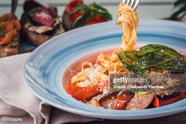 Hard Spaghetti Hard Spaghetti Photos and Premium High Res Pictures - Getty Images