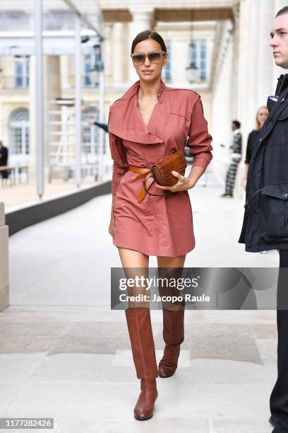 Irina Shayk is seen arriving at Isabel Marant during Paris Fashion Week - Womenswear Spring Summer 2020 on September 26, 2019 in Paris, France.