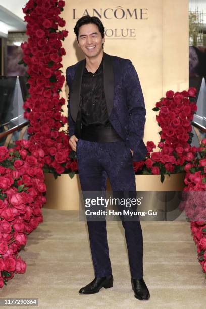 South Korean actor Lee Jin-Uk attends the photocall for 'LANCOME' on September 26, 2019 in Seoul, South Korea.