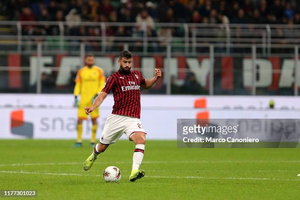 Mateo Musacchio of Ac Milan in action during the Serie A match between Ac Milan and Us Lecce. The match ends in a draw 2 - 2.
