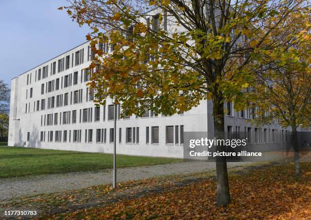 October 2019, Brandenburg, Frankfurt : The building of the district court Frankfurt . Photo: Patrick Pleul/dpa-Zentralbild/ZB