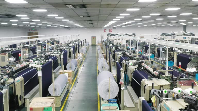 https://media.gettyimages.com/id/1177317919/video/denim-textile-industry.jpg?b=1&s=640x640&k=20&c=wTpPOmn4U7gHaquEBHqmi5NXGQOYxJPS05bPHmDfB0A=
