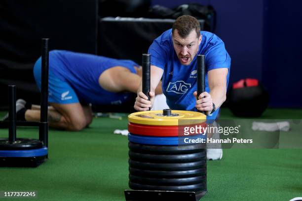 Brodie Retallick of the All Blacks runs through drills during a New Zealand gym session on September 27, 2019 in Beppu, Oita, Japan.