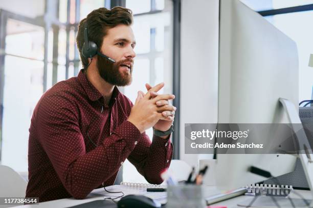 lassen sie mich erklären, wie es schnell funktioniert - callcenter stock-fotos und bilder