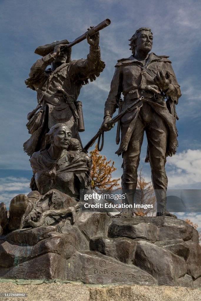 Fort Benton, Montana, USA, Statue of Lewis Clark and Sacajawea by Bob Scriver 1975