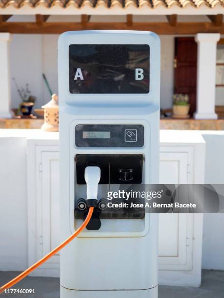 electric car charging station. - electronic car stock-fotos und bilder