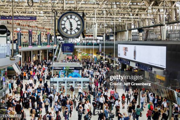 Waterloo Clock Platform 224 Waterloo Clock Stock Photos, High-Res Pictures, and Images - Getty ...
