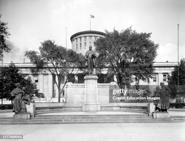 William McKinley's Monument, Capitol Grounds, Columbus, Ohio, USA, Detroit Publishing Company, 1910.