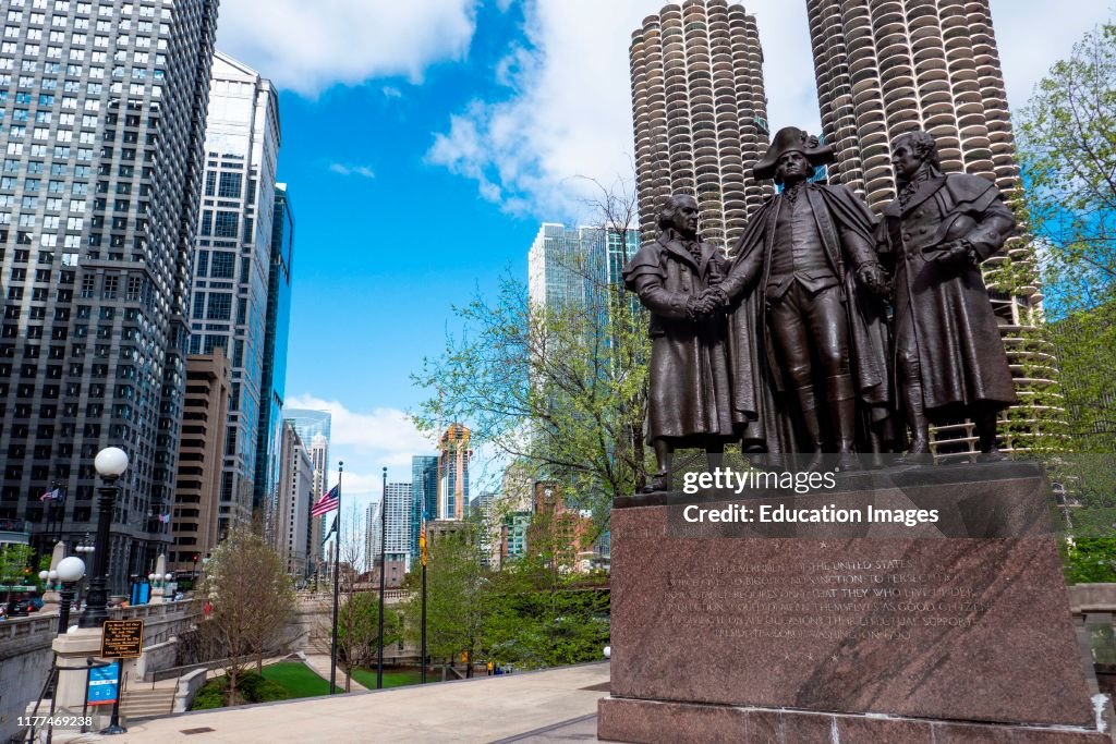 Boghandel Moderat røgelse Heald Square Monument statue of George Washington, Robert Morris and...  News Photo - Getty Images