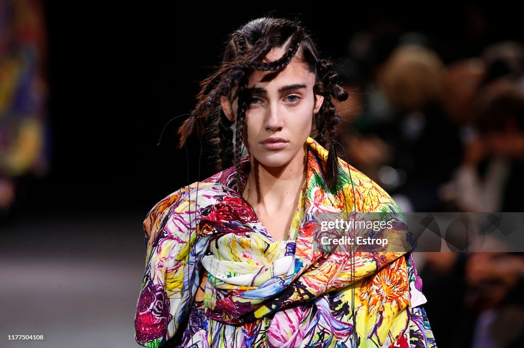 Yohji Yamamoto : Runway - Paris Fashion Week - Womenswear Spring Summer 2020