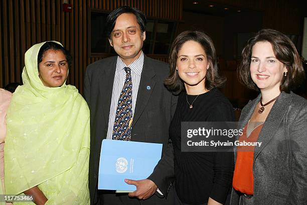 Mukhtar Mai, Shashi Tharoor, Soledad O'Brien and Joan Larovere