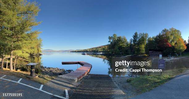 lake mooselookmeguntic in rangeley, maine usa - mooselookmeguntic lake stockfoto's en -beelden