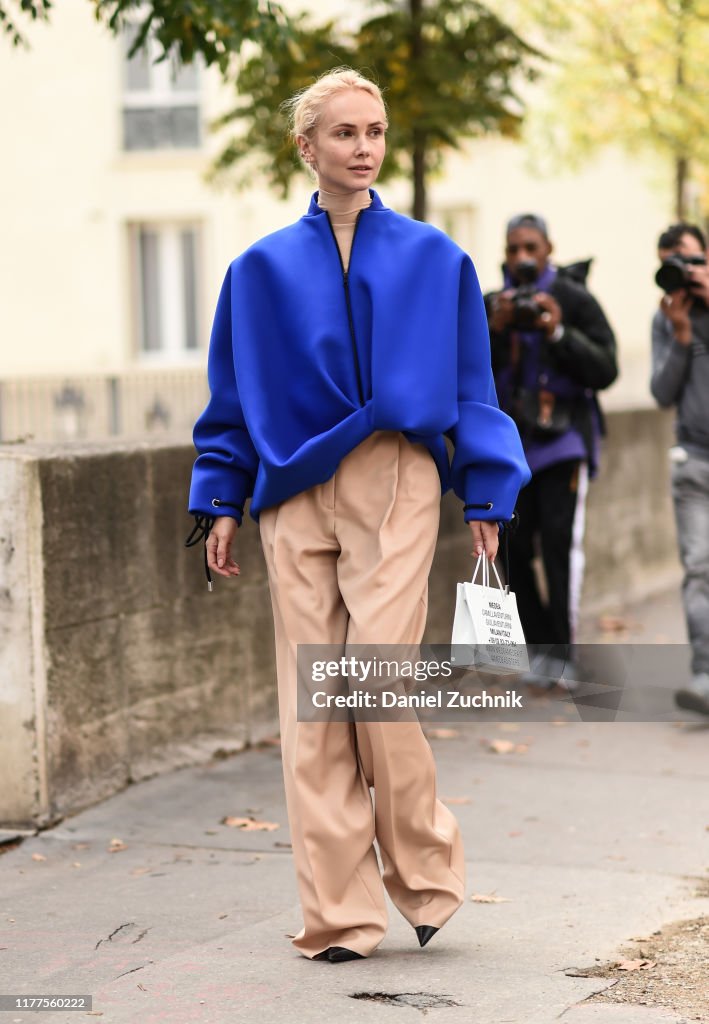 Street Style : Paris Fashion Week - Womenswear Spring Summer 2020 : Day Five