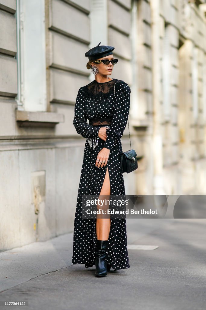 Street Style : Paris Fashion Week - Womenswear Spring Summer 2020