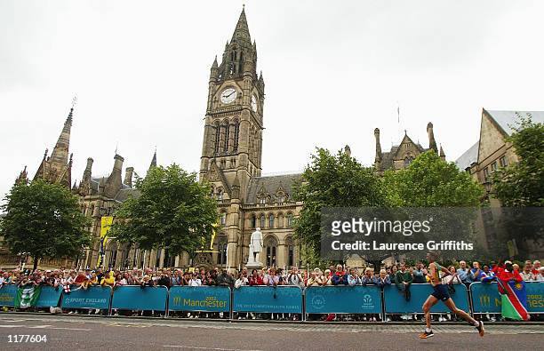 Krishna Stanton of Australia during the Womens Marathon in front of the town hall in Manchester, England on JULY 28, 2002.